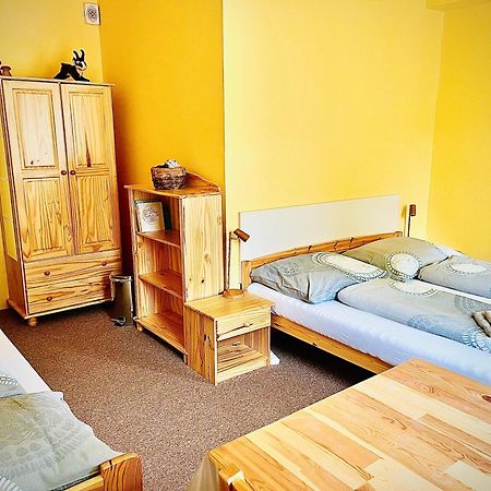 P&P Jicin Apartments - Soukrome 2-3 Luzkove Pokoje S Vlastni Kuchyni A Koupelnou Экстерьер фото